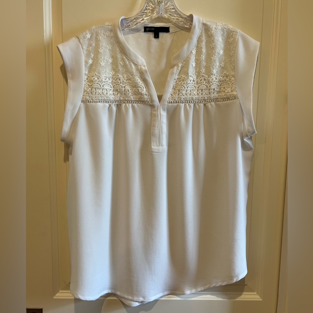 Gibson White Embroidered Blouse